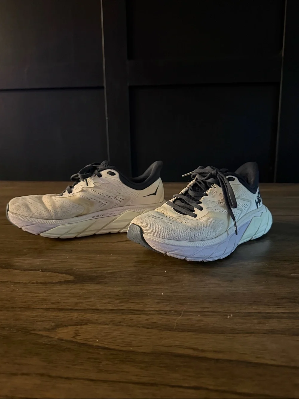 HOKA Arahi 5